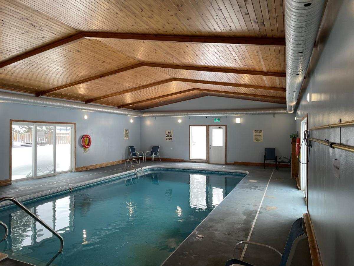 Ambassador Motel 2*