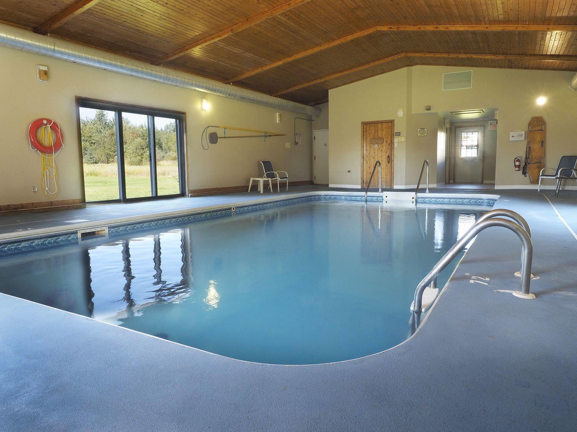 Ambassador Motel 2*
